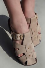 ⁦صندل جلدي⁩ - الصورة ⁦3⁩